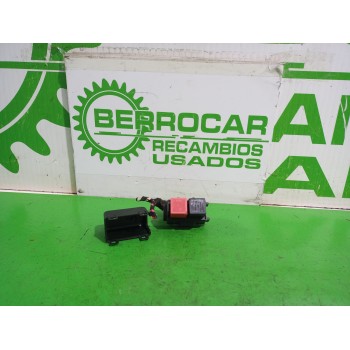 Recambio de caja reles / fusibles para renault laguna grandtour iii renault laguna iii grandtour referencia OEM IAM 8200222930  