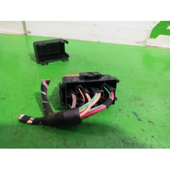 Recambio de caja reles / fusibles para renault laguna grandtour iii renault laguna iii grandtour referencia OEM IAM 8200222930  