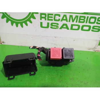 Recambio de caja reles / fusibles para renault laguna grandtour iii renault laguna iii grandtour referencia OEM IAM 8200222930  