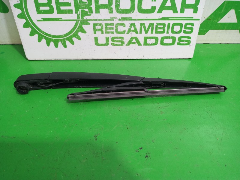 Recambio de brazo limpia trasero para nissan qashqai ii (j11, j11_) 1.3 dig-t referencia OEM IAM W000057536  