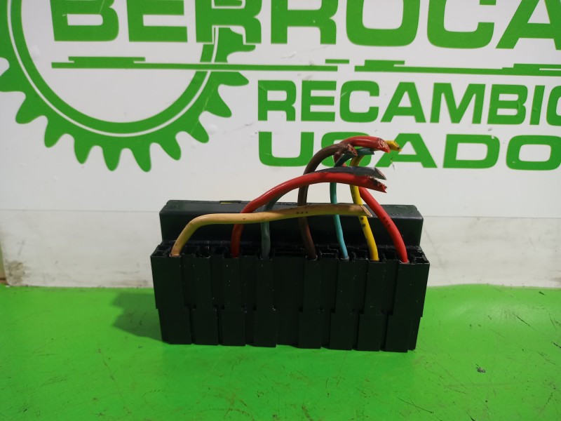 Recambio de caja reles / fusibles para citroën c4 berlina 1.6 16v hdi referencia OEM IAM 9636079380  