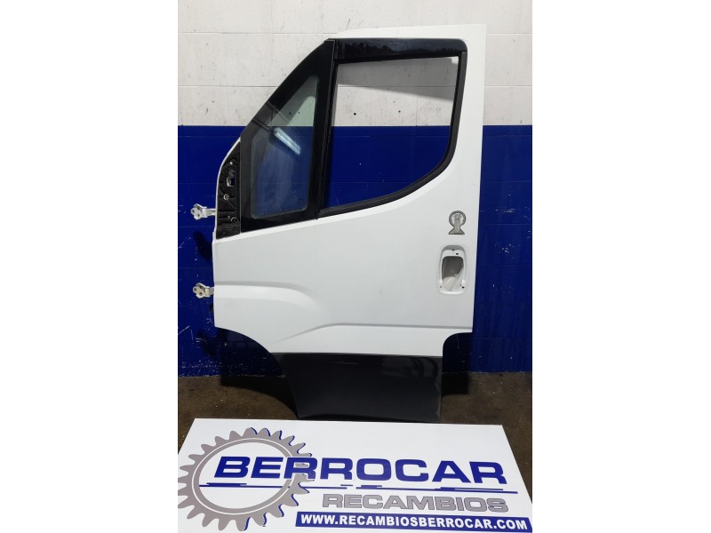 Recambio de puerta delantera izquierda para iveco daily furgón 2.3 diesel cat referencia OEM IAM 5801489558  