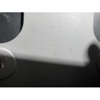 Recambio de apoyabrazos central para kia sorento i (jc) 2.5 crdi referencia OEM IAM 846113E001  