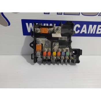 Recambio de caja reles / fusibles para iveco daily furgón 2.3 diesel cat referencia OEM IAM 5801585977  