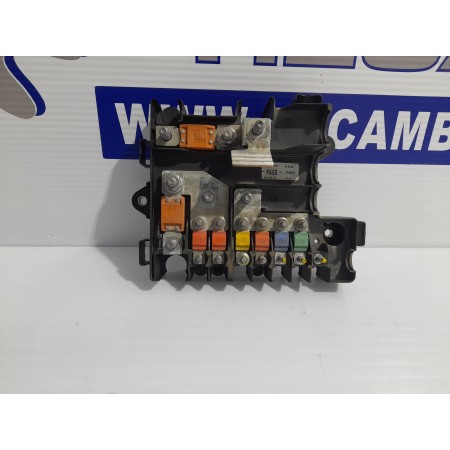 Recambio de caja reles / fusibles para iveco daily furgón 2.3 diesel cat referencia OEM IAM 5801585977  