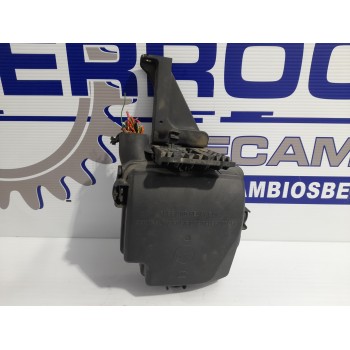 Recambio de caja reles / fusibles para iveco daily furgón 2.3 diesel cat referencia OEM IAM 5801852355  