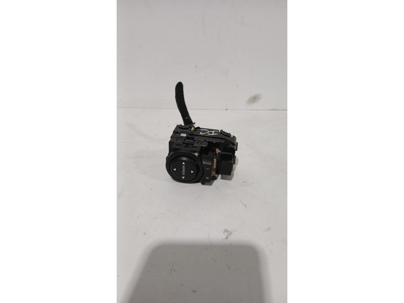 Recambio de mando retrovisor para kia stonic (yb) 1.0 t-gdi referencia OEM IAM 4D64801160  