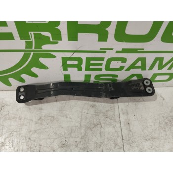 Recambio de travesaño inferior para volvo s40 berlina 1.6 cat referencia OEM IAM 8409802  