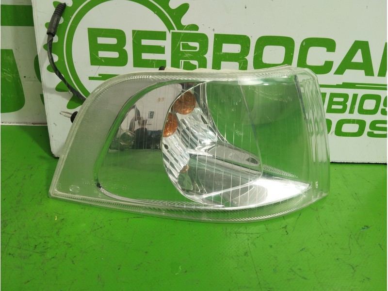 Recambio de piloto delantero derecho para volvo s40 berlina 1.6 cat referencia OEM IAM 30621832  