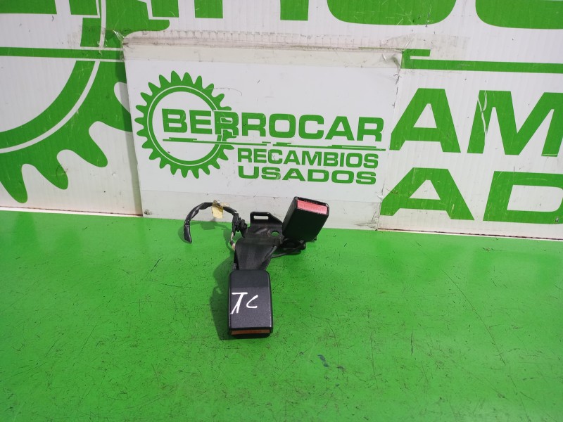 Recambio de enganche cinturon trasero central para renault laguna grandtour iii renault laguna iii grandtour referencia OEM IAM 