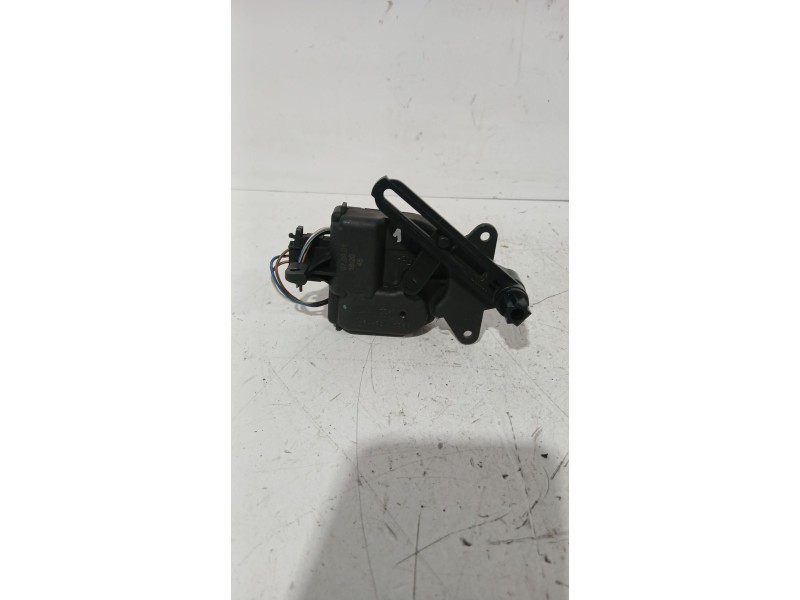 Recambio de motor apertura trampilla para seat arosa (6h1) 1.4 tdi referencia OEM IAM 6NN00762600  