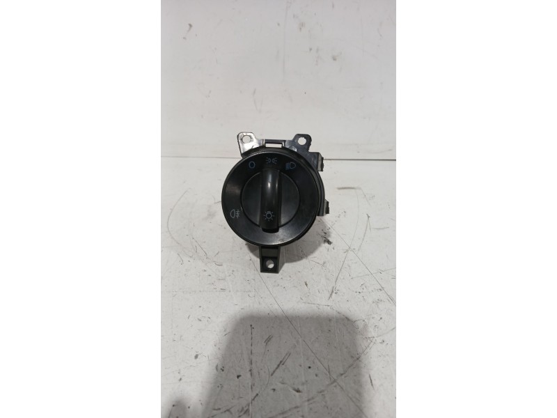 Recambio de mando luces para volkswagen polo iv sedán (9n2, 9n4) 1.9 tdi referencia OEM IAM 6Q0941531B  