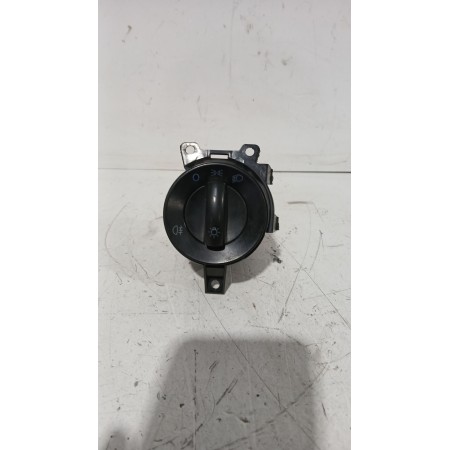 Recambio de mando luces para volkswagen polo iv sedán (9n2, 9n4) 1.9 tdi referencia OEM IAM 6Q0941531B  