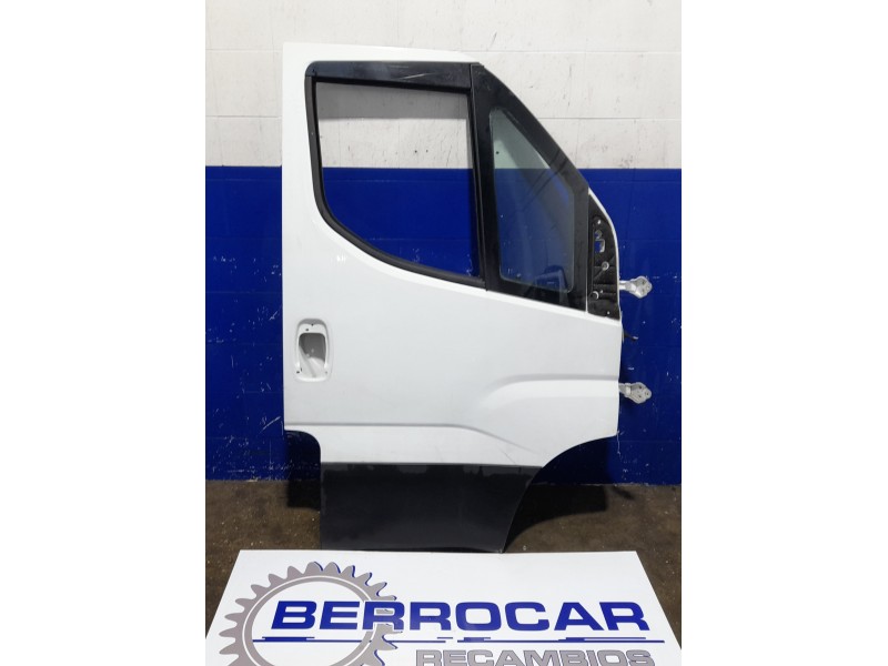 Recambio de puerta delantera derecha para iveco daily furgón 2.3 diesel cat referencia OEM IAM 5801519999  