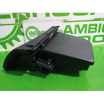 Recambio de guantera para renault laguna grandtour iii renault laguna iii grandtour referencia OEM IAM 685000001R  