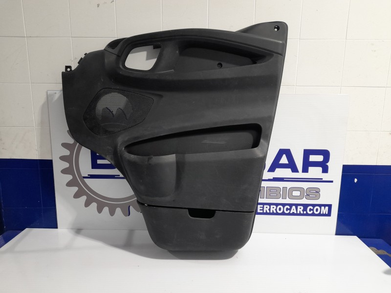 Recambio de guarnecido puerta delantera derecha para iveco daily furgón 2.3 diesel cat referencia OEM IAM 5801843299  