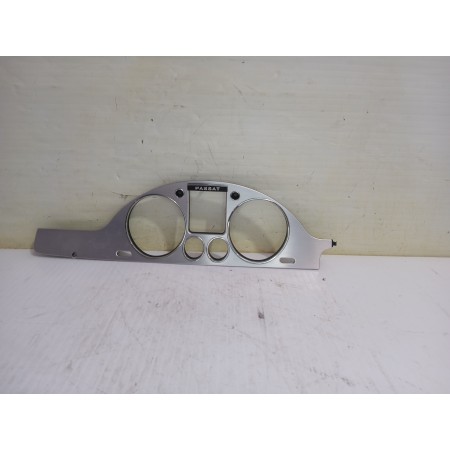 Recambio de moldura para volkswagen passat berlina (3c2) individual referencia OEM IAM 301858335  