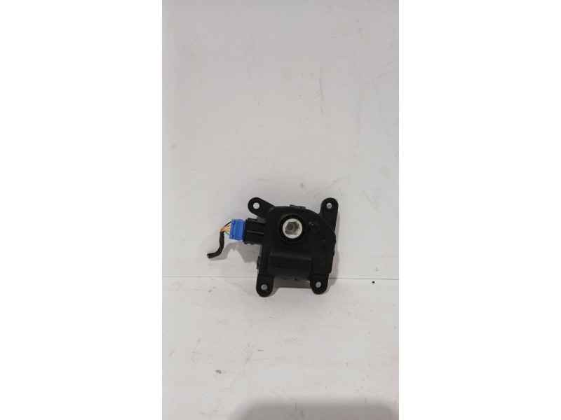 Recambio de motor apertura trampilla para kia stonic (yb) 1.0 t-gdi referencia OEM IAM H40073088  