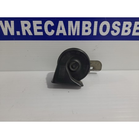 Recambio de claxon para iveco daily furgón 2.3 diesel cat referencia OEM IAM 5801743500  