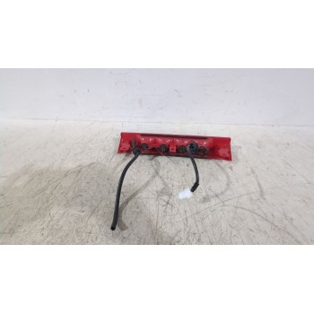 Recambio de luz central de freno para kia stonic (yb) 1.0 t-gdi referencia OEM IAM 92700H8400  