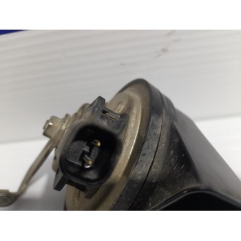 Recambio de claxon para iveco daily furgón 2.3 diesel cat referencia OEM IAM 5801743500  