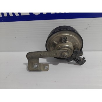 Recambio de claxon para iveco daily furgón 2.3 diesel cat referencia OEM IAM 5801743500  