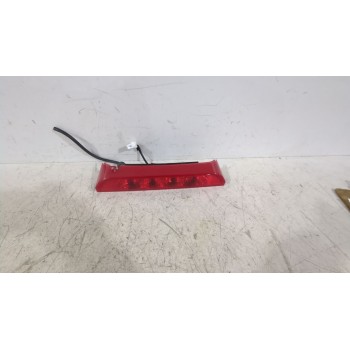 Recambio de luz central de freno para kia stonic (yb) 1.0 t-gdi referencia OEM IAM 92700H8400  