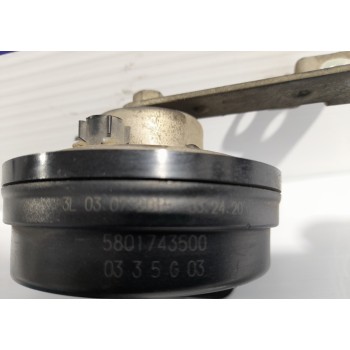 Recambio de claxon para iveco daily furgón 2.3 diesel cat referencia OEM IAM 5801743500  