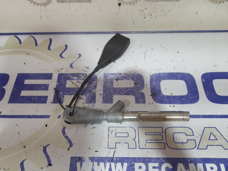 Recambio de pretensor airbag izquierdo para renault megane ii berlina 3p referencia OEM IAM 8200520093  