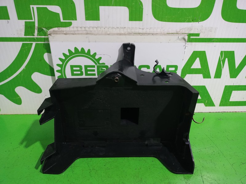 Recambio de soporte bateria para land rover freelander (ln) e targa referencia OEM IAM YJ1100190  