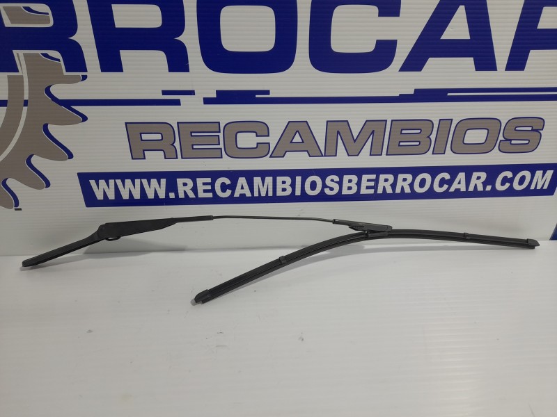 Recambio de brazo limpia delantero izquierdo para iveco daily furgón 2.3 diesel cat referencia OEM IAM 5801645537KZ  