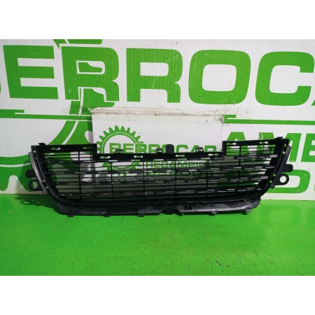 Recambio de rejilla paragolpes central para peugeot 2008 (--.2013) allure referencia OEM IAM 9678059477  
