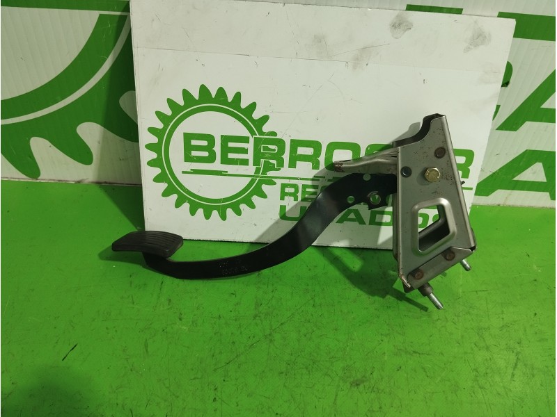 Recambio de pedal embrague para volvo s40 berlina 1.6 cat referencia OEM IAM 60079D0  