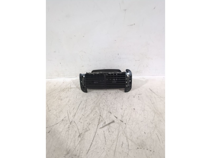 Recambio de rejilla aireadora para volkswagen polo iv (9n_, 9a_) 1.9 sdi referencia OEM IAM 6Q0819728A  