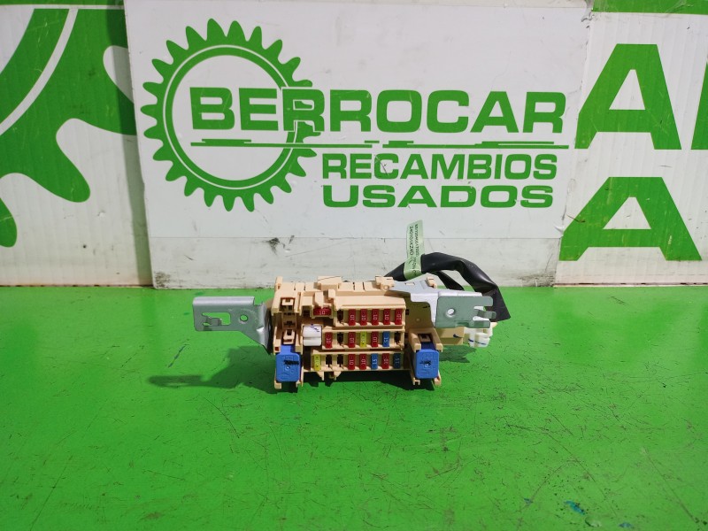 Recambio de caja reles / fusibles para nissan juke (f15) acenta referencia OEM IAM PA66PPE  