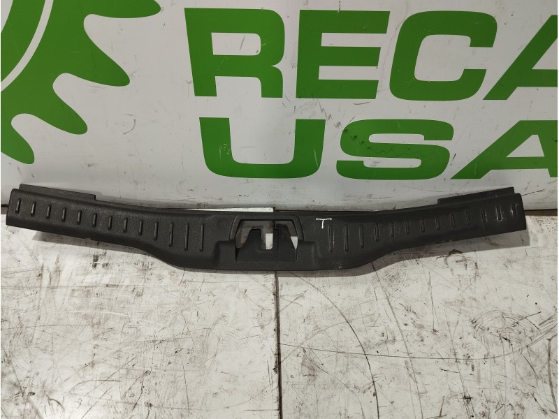 Recambio de moldura maletero para ford focus turn. (cb8) 1.6 tdci cat referencia OEM IAM BM51N40352A  