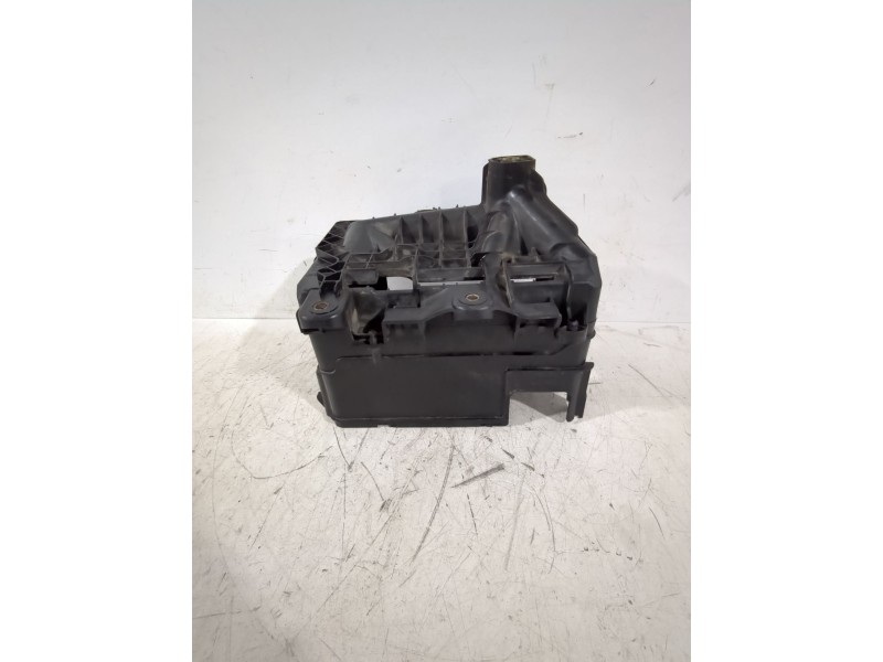 Recambio de soporte bateria para volkswagen polo iv (9n_, 9a_) 1.9 sdi referencia OEM IAM 6Q0915419B  