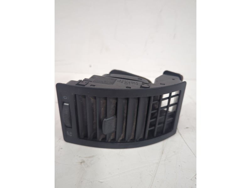 Recambio de rejilla aireadora para volkswagen polo iv (9n_, 9a_) 1.9 sdi referencia OEM IAM 6Q0819703  