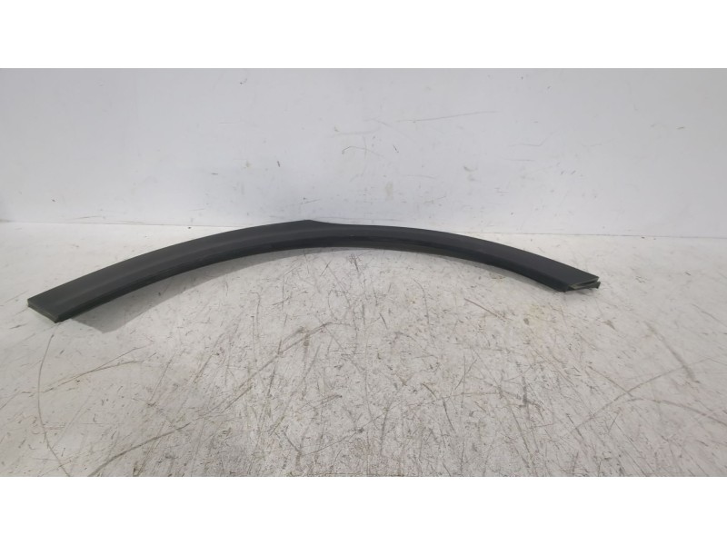 Recambio de aletin trasero derecho para kia stonic (yb) 1.0 t-gdi referencia OEM IAM 87744H8400  