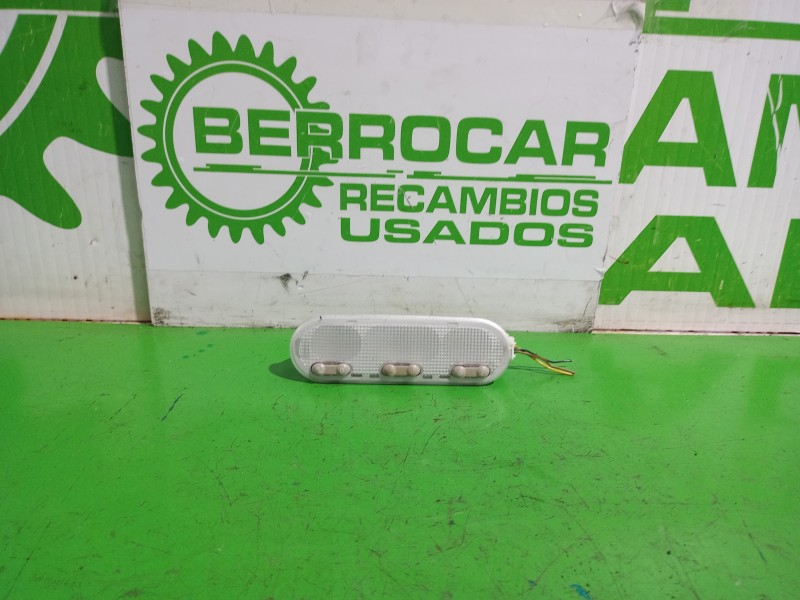 Recambio de luz interior para nissan juke (f15) acenta referencia OEM IAM 8200073234  