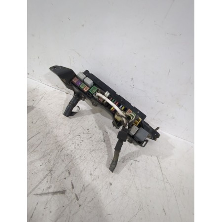 Recambio de caja reles / fusibles para toyota avensis sedán (_t25_) 2.0 d-4d (adt250_) referencia OEM IAM 9008082022  