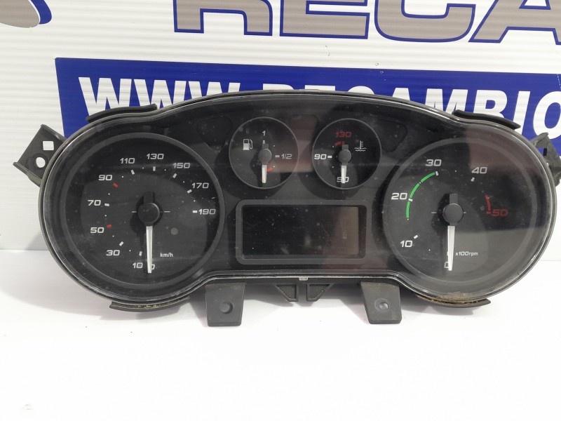 Recambio de cuadro instrumentos para iveco daily furgón 2.3 diesel cat referencia OEM IAM 5801815717  