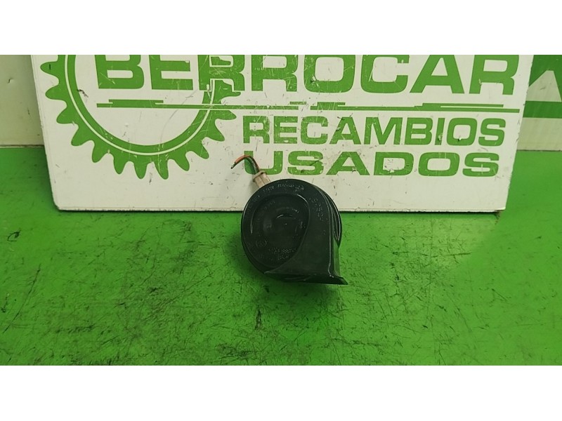 Recambio de claxon para citroën berlingo 1.9 diesel referencia OEM IAM E9703881157  