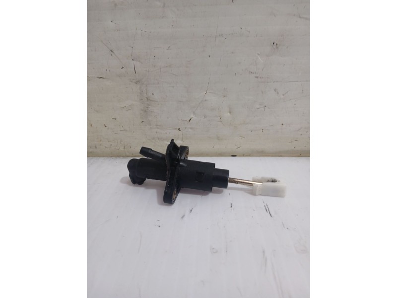 Recambio de bombin embrague para volkswagen polo iv (9n_, 9a_) 1.9 sdi referencia OEM IAM 6Q0721388C  