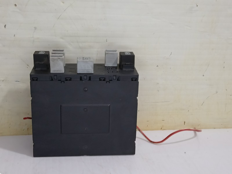 Recambio de caja reles / fusibles para volkswagen passat berlina (3c2) individual referencia OEM IAM 3C8937049E  