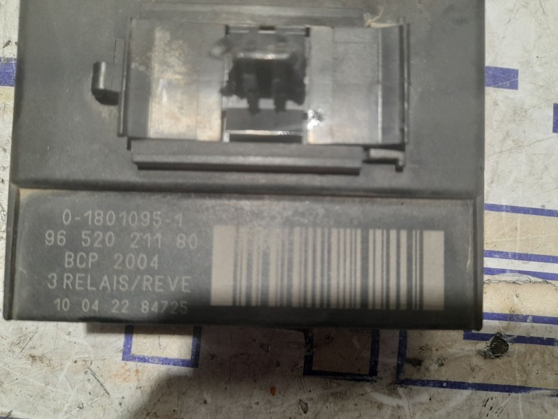 Recambio de caja precalentamiento para citroën c5 berlina 1.6 16v hdi fap referencia OEM IAM 9652021180  