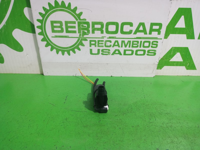 Recambio de bomba limpia para peugeot 2008 (--.2013) allure referencia OEM IAM 9641553880  