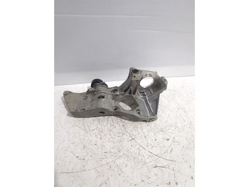 Recambio de soporte alternador para volkswagen polo iv (9n_, 9a_) 1.9 sdi referencia OEM IAM 038903143AC  