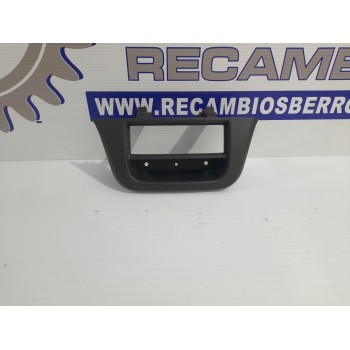 Recambio de moldura interior para iveco daily furgón 2.3 diesel cat referencia OEM IAM 5801597900  