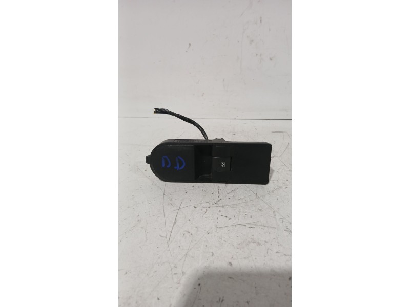 Recambio de mando elevalunas delantero derecho para opel astra h gtc (a04) 1.7 cdti (l08) referencia OEM IAM 13228881  